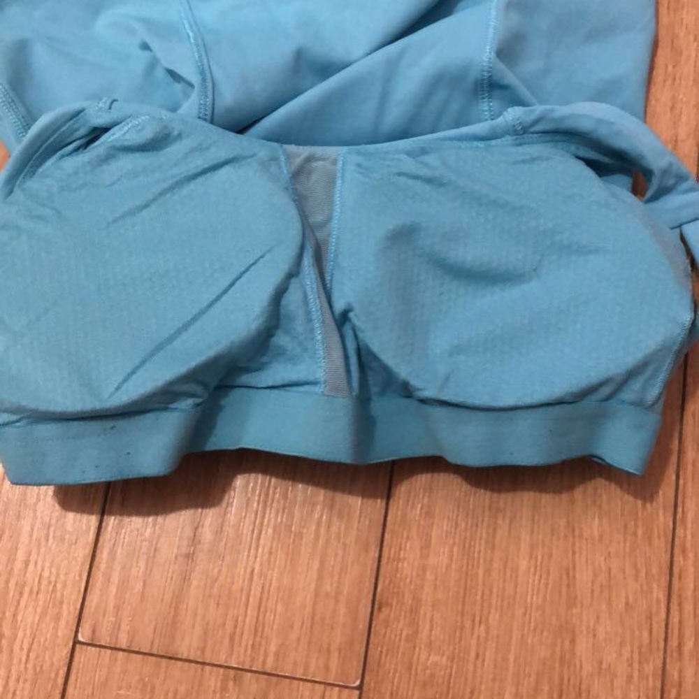 Lululemon tank top - Picture 3 of 4